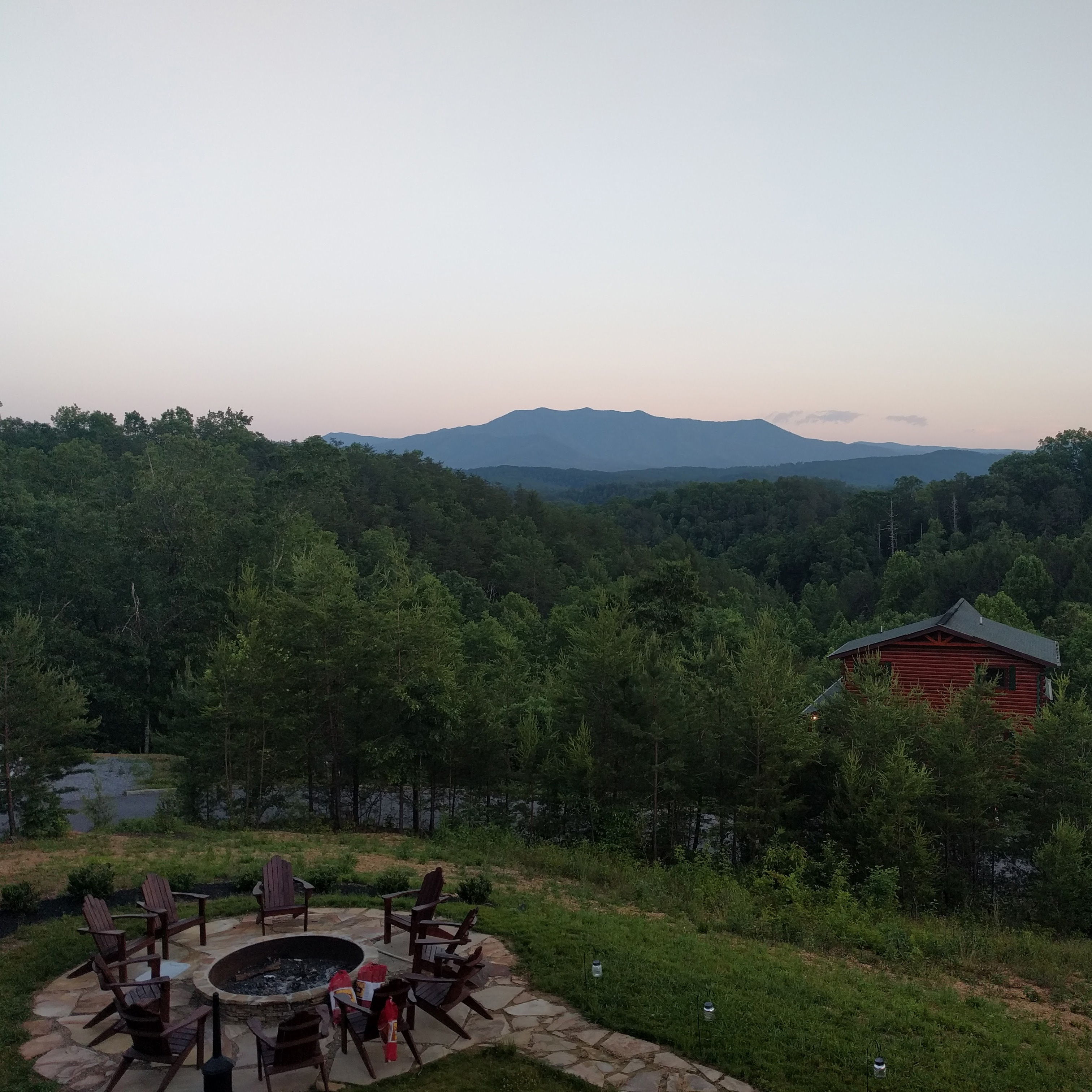 Looking out over the Smokey Mountains, Tennessee 2019